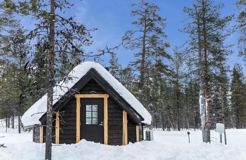 Sodankyla House | Experience Arctic Light Hut: Family-Friendly Escape Awaits
