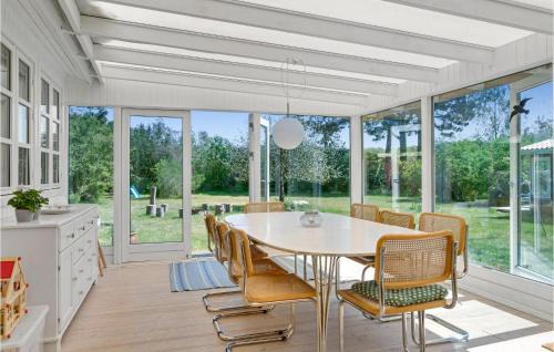 Hoeve Strand House | Beautiful Home in Asns with Family-Friendly Kitchen