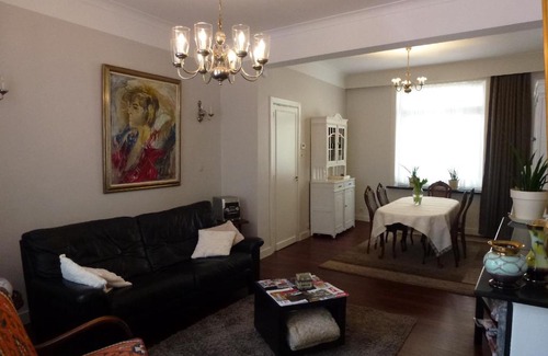 Ypres House | Prime Holiday Home Astrid Near Cathedral with Hot Tub
