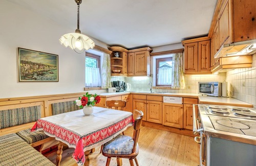 Matrei in Osttirol House | Cozy Holiday Home with Garden and Pet-Friendly Amenities