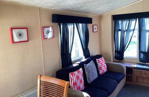 Port Seton House | Cozy Holiday Home at Seton Sands with Oceanfront Views