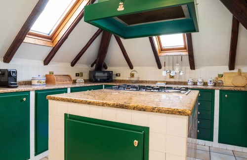 Mascalucia House | Holiday Home 'Attico Adriana' with Mountain View, Terrace & Wi-Fi