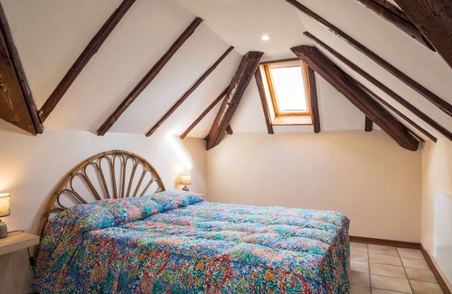 Mascalucia House | Holiday Home 'Attico Adriana' with Mountain View, Terrace & Wi-Fi