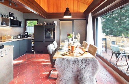 Waldeck House | Beautiful Holiday Home 'AusZeyt for 2' with Garden & Wi-Fi