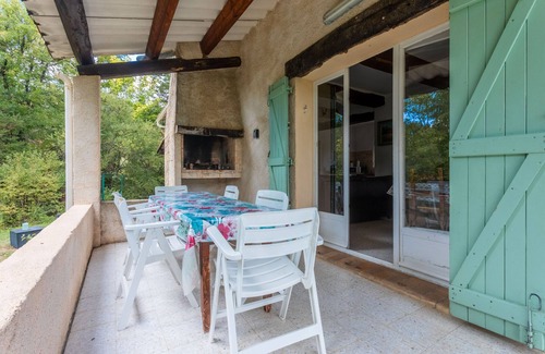Peyroules House | Idyllic Holiday Home with Mountain View, Terrace & Garden