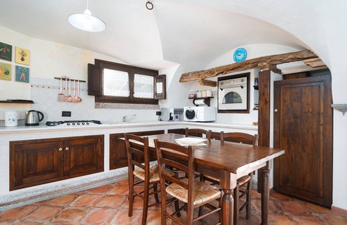 Dorgali House | Holiday Home 'Bados' with Mountain View, Pool and Air Conditioning