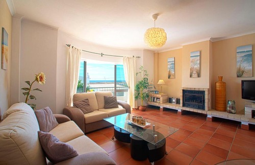 Meia Praia House | Oceanfront Holiday Home Baia de Cristal 1 - Rated 9.5