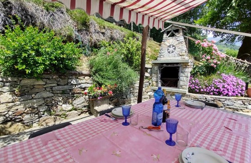 Peglio House | Pet-Friendly Holiday Home Baita dei Nonni-3 for Families
