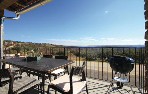 Baredine House | Family-Friendly 3 Bedroom Home with Pool in Baredine