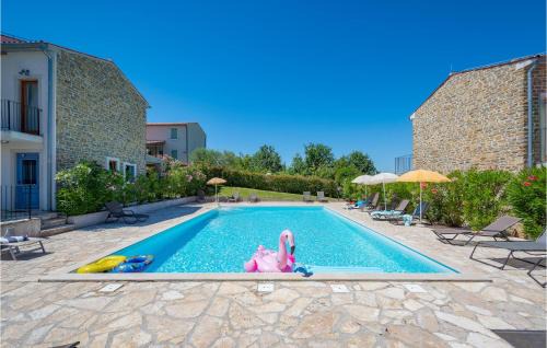 Baredine House | Family-Friendly 3 Bedroom Home with Pool in Baredine