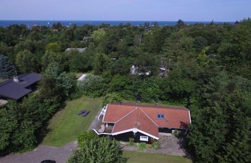 Holloselund House | Beachside Retreat at Holiday Home Batsha in Sealand