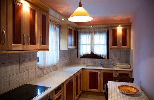 Nimfea House | Beach Villa Alonissos: Cozy Retreat with Shared Pool & Wi-Fi