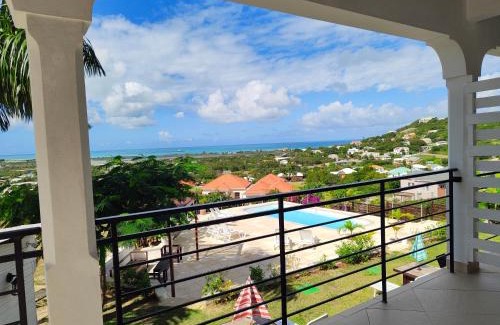 St. John's Apartment | Oceanfront Holiday Home Belvedere with Pool & Breakfast