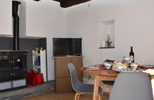Riazzino House | Pet-Friendly Holiday Home Bertino: Family Friendly Retreat