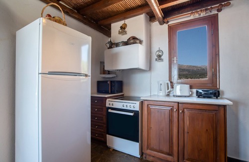 Naxos House | Cozy Country House in Moutsouna with Sea View & Terrace