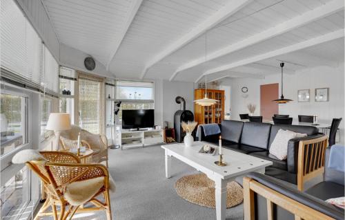 Hejlsminde Strand House | Delightful Home in Hejls with Family-Friendly Kitchen