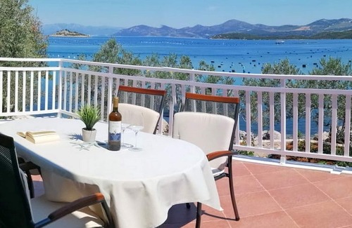 Putnikovic Apartment | Oceanfront Two Bedroom Apartment with Terrace & Sea View