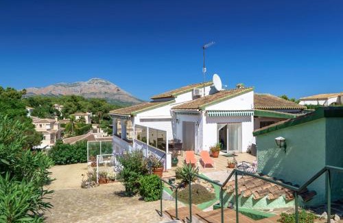 Tarraula House | Family-Friendly Holiday Home Bosque with Pool Access