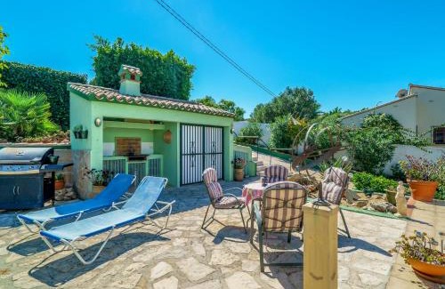 Tarraula House | Family-Friendly Holiday Home Bosque with Pool Access