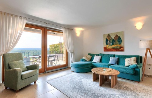 Baredine House | Inviting Holiday Home Casa Bullea with Pool & Family Friendly