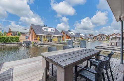 Municipality of Uitgeest Resort | Pet-Friendly Holiday Home De Meerparel-1 with Ocean Views