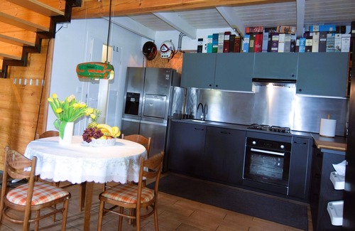 Nadole House | Relaxing Retreat with Sauna and Hot Tub by the Lake