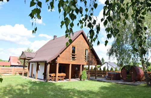 Nadole House | Relaxing Retreat with Sauna and Hot Tub by the Lake
