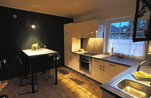 Haseluenne House | Idyllic Holiday Home "Ferienhaus am See" with Garden & Spa