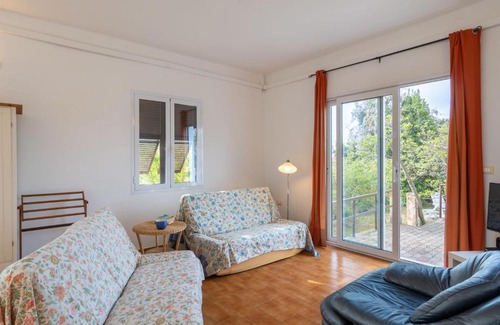 Civezza House | Cozy Holiday Home Ca' del Sole: Pet-Friendly Retreat