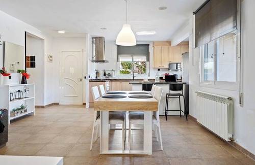 Alcanar House | Inviting Holiday Home 'Ca La Núria' with Private Pool & Wi-Fi