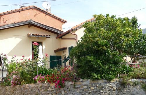 Chiusanico House | Family-Friendly Holiday Home Ca'Mea with Kitchen Amenities