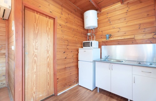 Barx House | Cozy Holiday Home 'Cabaña Madera A' with Mountain View