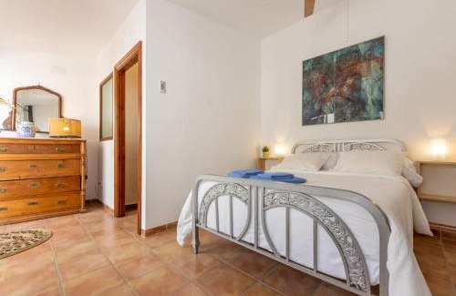 Roda de Bara House | Guest Approved Holiday Home Cal Juan with Family-Friendly Perks