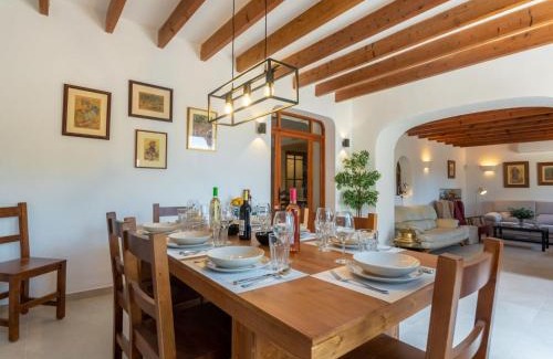 Felanitx House | Stellar Holiday Home Can Amagat - Pool & Family Friendly