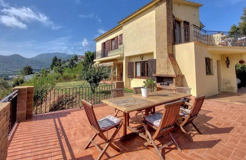 Arbucies House | Holiday Home Can Castells with Mountain View, Pool & Wi-Fi