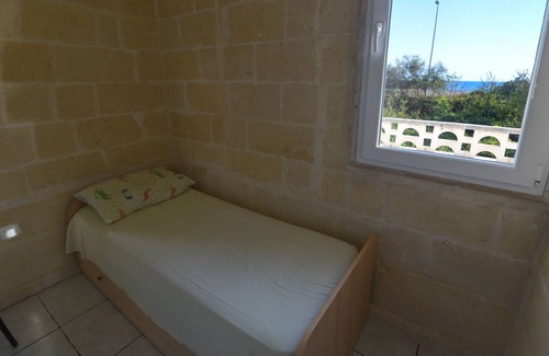Torre Colimena House | Holiday Home "Capu Cilona" with Sea View, Private Terrace & Wi-Fi