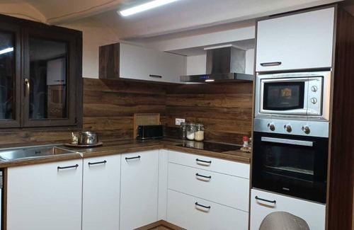 Vilobi d'Onyar House | Relaxing Holiday Home "Casa Rural Can Abres" with Pool