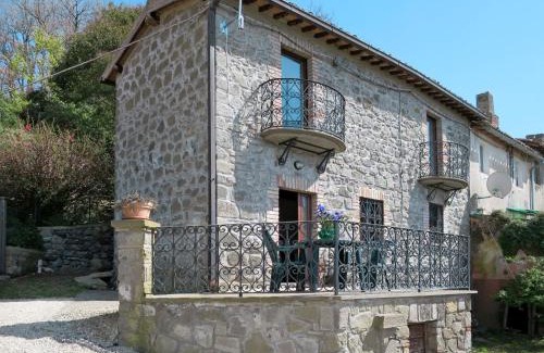 Montefiascone House | Welcoming Holiday Home Casa Bruna: Pet-Friendly Retreat