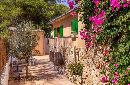 Santanyi House | Relax at Casa Can Picarola with Oceanfront Views & Wi-Fi