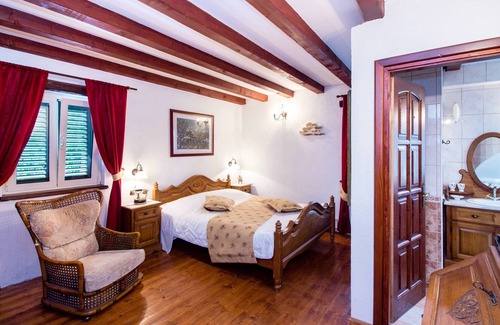 Zadvarje Villa | Charming Holiday Home Casa Country with Ocean View & Pool