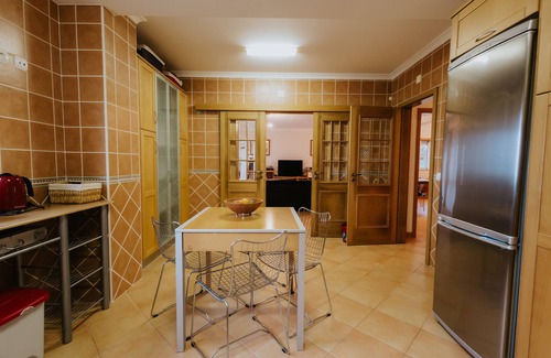 Quiaios House | Coastal Escape at Casa Das Camarinhas with Pool & Wi-Fi