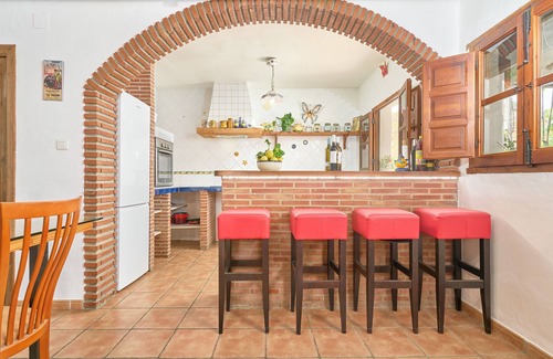 Canillas de Aceituno House | Relaxing Mountain View Holiday Home 'Casa del Río' with Pool