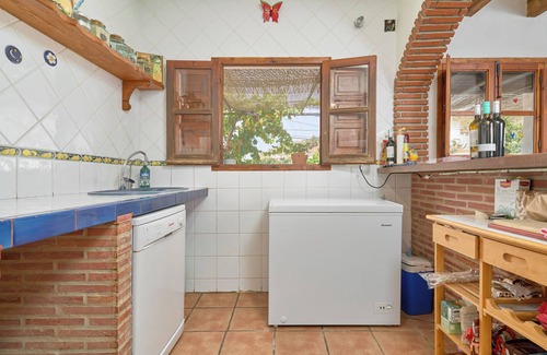 Canillas de Aceituno House | Relaxing Mountain View Holiday Home 'Casa del Río' with Pool