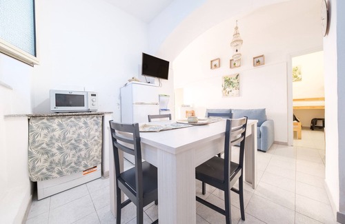Canneto House | Beautiful Holiday Home 'Casa di Nonna Anna' by the Beach