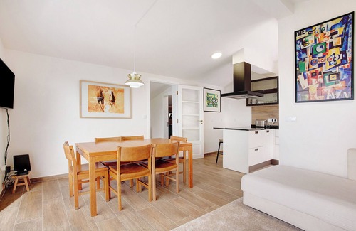 Canhas House | Serene Sea View at Casa Do Lenhador with Private Garden