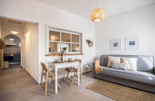 Vila do Bispo House | Beachfront Holiday Home 'Casa Mateus' with Terrace & Wi-Fi
