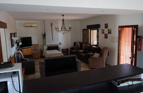 La Carlota House | Holiday Home 'Casa Martina' with Private Pool, Wi-Fi and Air Conditioning