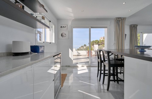 Velilla-Taramay House | Beachfront 'Casa Mariposa' with Wi-Fi, Pool, and Spa