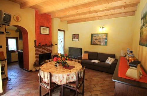 Castello House | Charming Holiday Home Casa Mulino: Pet & Child Friendly Stay