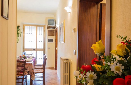 Orentano House | Unforgettable Stay at Casa Ponziani with Pool & Fireplace
